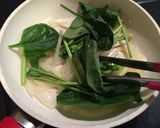 鮭とほうれん草クリームパスタ＊イクラ添え作り方4写真