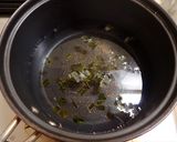 開きナメコ（天然なめこ）と山芋の味噌汁作り方2写真