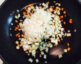 野菜たっぷり!挽き肉の中華風レタス包み作り方2写真