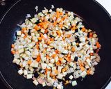 野菜たっぷり!挽き肉の中華風レタス包み作り方3写真