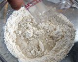 素材にこだわったパスタソースを使ったピザ作り方1写真