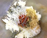 梅干し・しらす・ごま・塩昆布のおにぎり♬作り方2写真