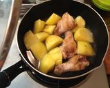 ホクホク!じゃがいもと手羽元の甘辛煮♪作り方5写真