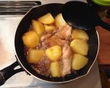 ホクホク!じゃがいもと手羽元の甘辛煮♪作り方6写真