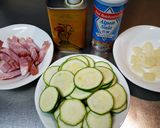 簡単！ズッキーニとベーコンのにんにく炒め作り方1写真