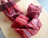 牛すね肉と新玉の白ワイン煮込み作り方2写真