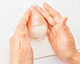 クリスマスに！サンタさんおにぎり作り方3写真