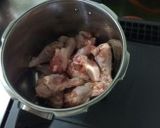鶏手羽元のニンニク塩鍋作り方1写真