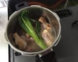 鶏手羽元のニンニク塩鍋作り方3写真