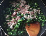 冷凍した大根葉と挽肉で作る炒め煮おかず作り方2写真