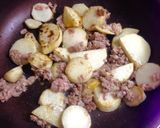 挽肉と里芋の炒め煮作り方3写真