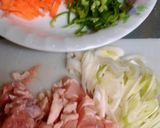 鶏ねぎ塩焼きそばwith創味シャンタン！作り方1写真