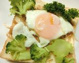 目玉焼き×ブロッコリーの和トースト作り方3写真