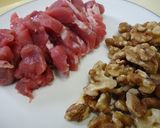 漢方医お勧め薬膳！クルミと豚肉の黒酢炒め作り方1写真