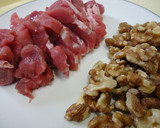 漢方医お勧め薬膳！クルミと豚肉の黒酢炒め作り方1写真