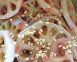サクサク蓮根と自家製梅干しの和え物作り方3写真