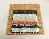 食用菊の華やかおもてなし巻き寿司作り方4写真