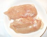 簡単！しっとり鶏ハム♪鍋一つ鶏胸肉作り方作り方1写真