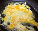 手軽で美味☆カニカマとレタスの炒飯作り方3写真