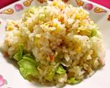 手軽で美味☆カニカマとレタスの炒飯作り方6写真