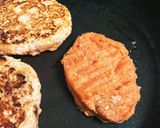 ♡鶏胸肉と人参のオレンジ色ハンバーグ♡作り方3写真