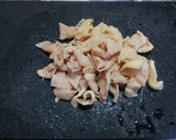 鶏皮と春菊の旨塩炒め作り方1写真