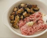 簡単夏の夕食♪ピリ辛茄子そぼろ♪ランチ♪素麺や丼作り方1写真