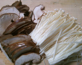 簡単♪豆腐とカニきのこのとろみ中華スープ作り方1写真