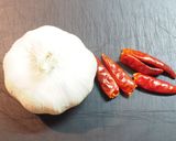 ワンランク上の醤油♪「にんにく醤油」作り方1写真