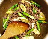 牛肉とアスパラのオイスター炒め作り方5写真