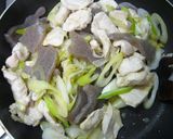 ヘルシー♪鶏肉と長ねぎとこんにゃく炒め作り方7写真