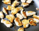 鶏胸肉とキャベツのレモンバター炒め★作り方3写真