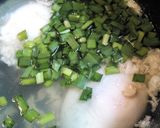 物足りない時【落とし卵とニラの味噌汁】♪作り方3写真