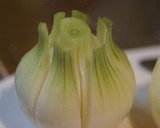 丸ごと玉ねぎの　　ﾄﾏﾄソース煮込み作り方1写真