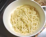 1人ﾗﾝﾁに♡レンジで温玉納豆うどん作り方1写真