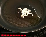 香箱蟹のトマトクリームパスタ作り方2写真
