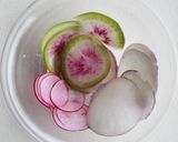 紫白菜(白菜)とスプラウトのおかかサラダ作り方4写真