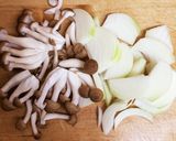 大人も子供も大好きな豚こまケチャップ炒め作り方1写真