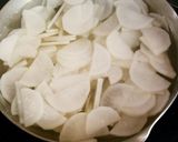 大根と豚バラ薄切りの煮物作り方1写真