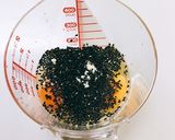 我が家の定番♡胡麻ゴマ甘い卵焼き。作り方1写真