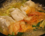 冷凍餃子のキムチ鍋（냉동만두김치찌개）作り方3写真