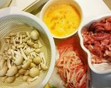 しめじと豚肉のカニかま具だくさん卵スープ作り方1写真