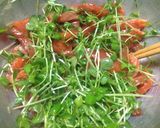 胡麻油で！豆腐と鮭と豆苗のサラダ作り方3写真