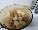 丸鶏を半分に切って焼くローストチキン作り方2写真