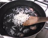 簡単本格！魚介のイカ墨煮作り方5写真
