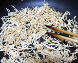 切り干し大根。戻さず炒めて塩コショウ。作り方4写真