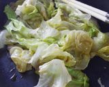 芯も外葉も使って！レタスのごま醤油炒め作り方3写真