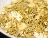 鶏ごぼうと舞茸、パルミジャーノのパスタ作り方3写真