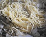 鶏ごぼうと舞茸、パルミジャーノのパスタ作り方4写真