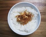 あらびき胡椒香るおかかとチーズのおにぎり作り方3写真